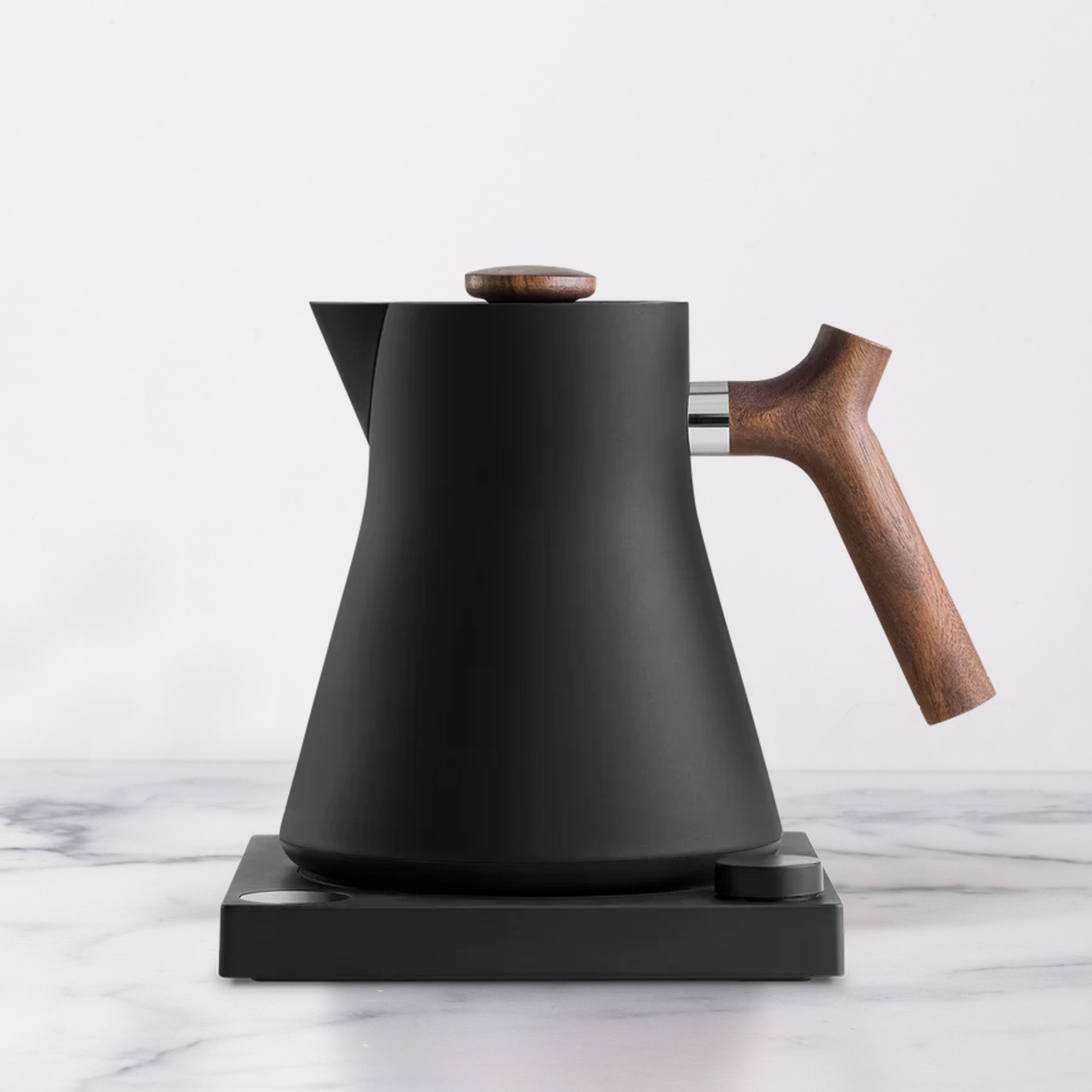 https://www.smithtea.com/cdn/shop/files/CorvoElectrickettle-Black-productphoto.jpg?v=1703608502